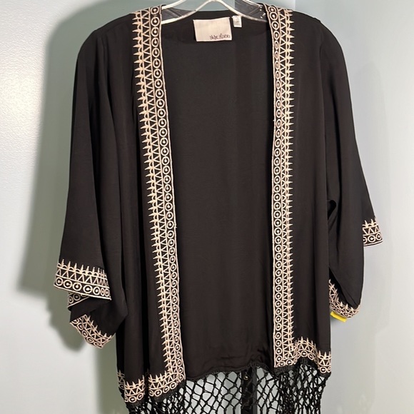 Chloe Oliver Embroidered Fringed Kimono - Picture 12 of 13